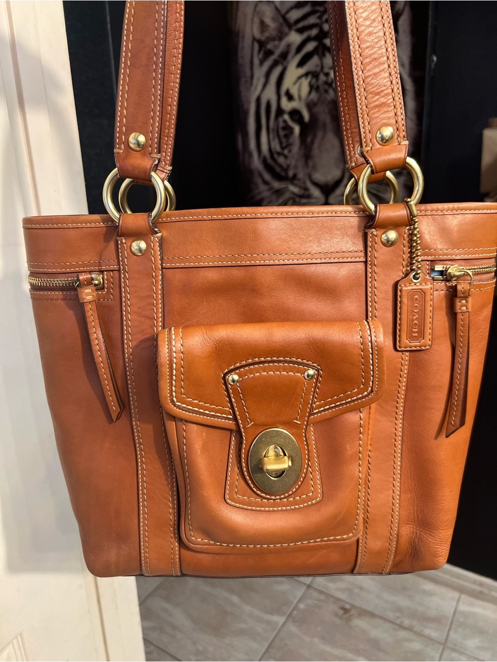 Coach Legacy Gigi Tote Shoulder Bag Whiskey leather brass turnlock pocket F12888 - Picture 3 of 17